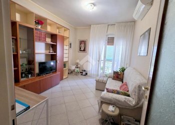 Three-room apartment Viale Fratelli Cervi, San Giuliano Milanese - photo 12
