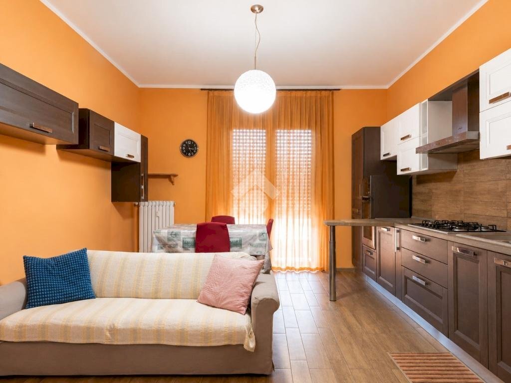 Three-room apartment Via Fratelli Carando, Bra - photo 1