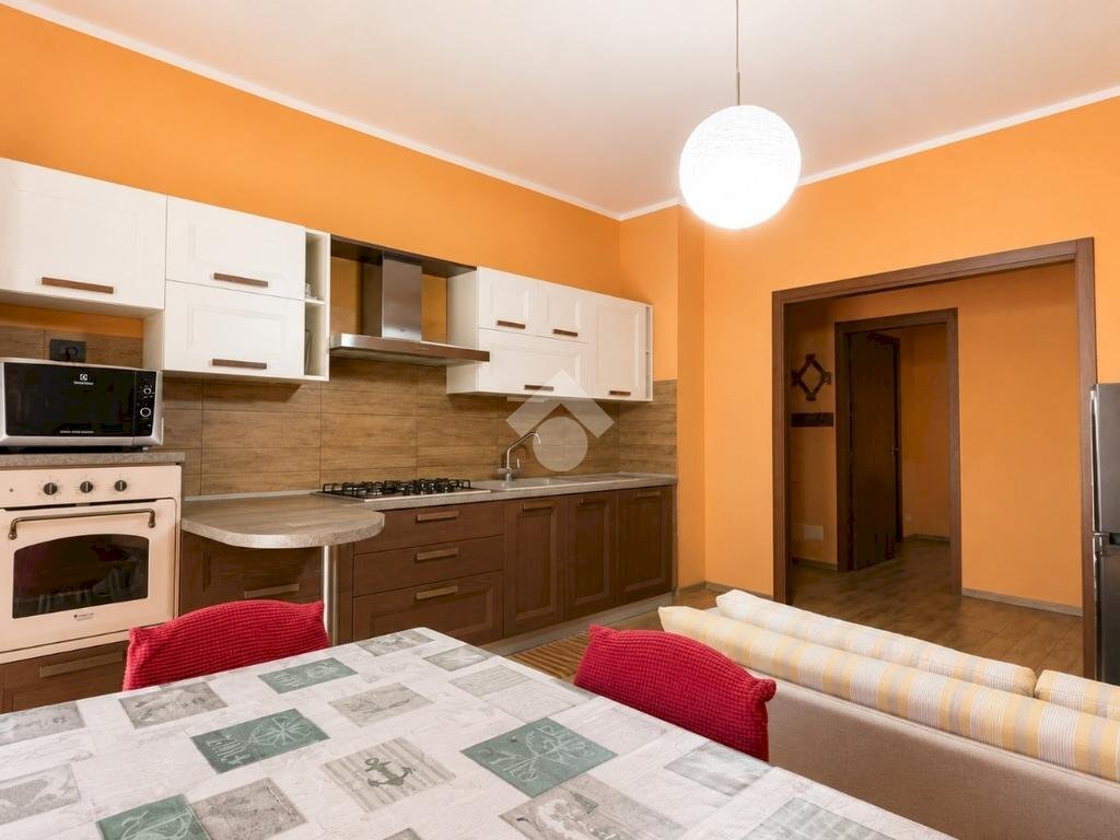 Three-room apartment Via Fratelli Carando, Bra - photo 2