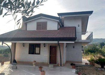 Foto 1 - Villa fontana di marco
 
16, Boville Ernica - foto 1