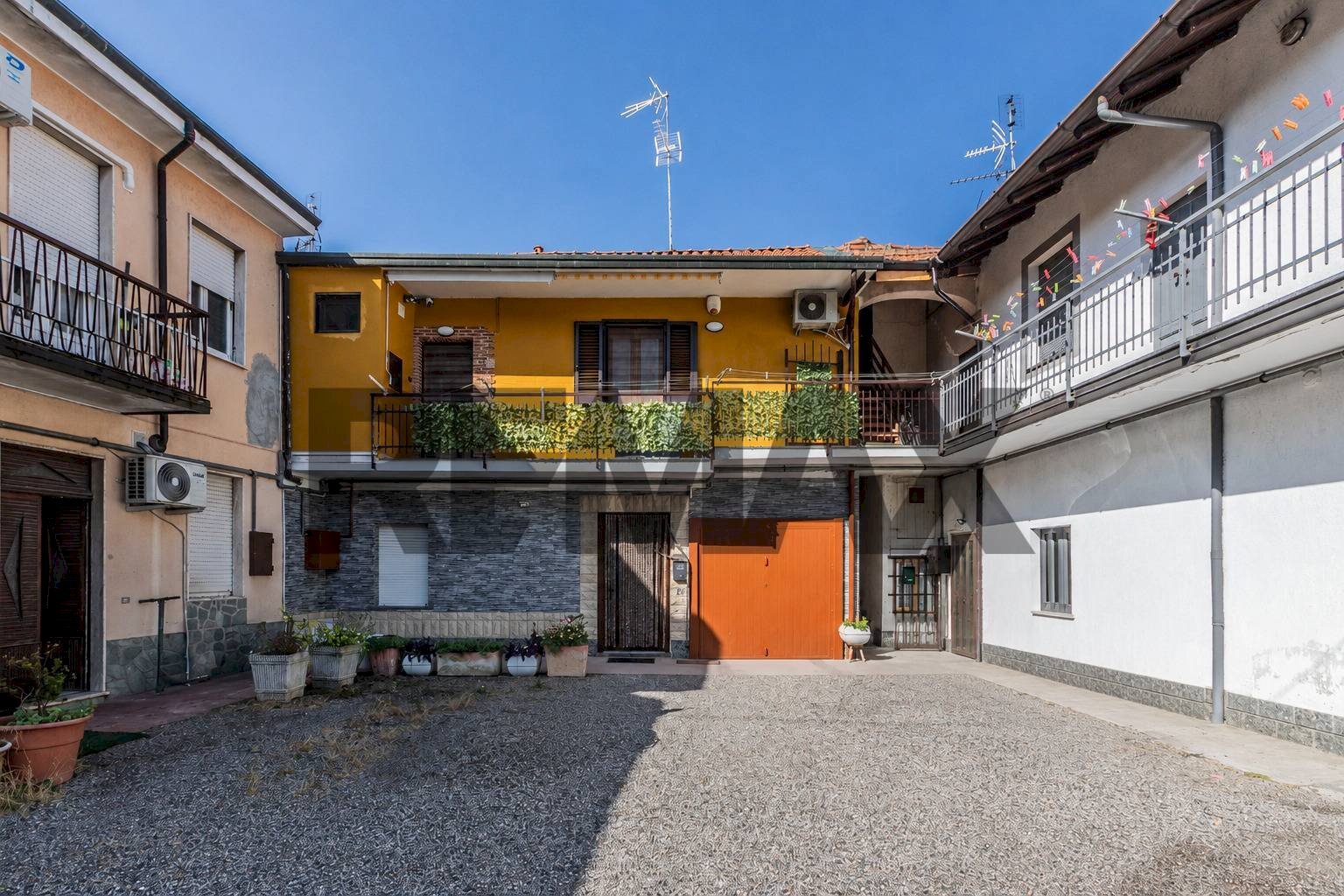 Edificio all\'aperto - Three-room apartment VIA BUTTI
 
26, Parabiago - photo 1