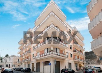 Edificio all\'aperto - Four-room apartment Giuseppe Di Vagno
 
7, Turi - photo 1