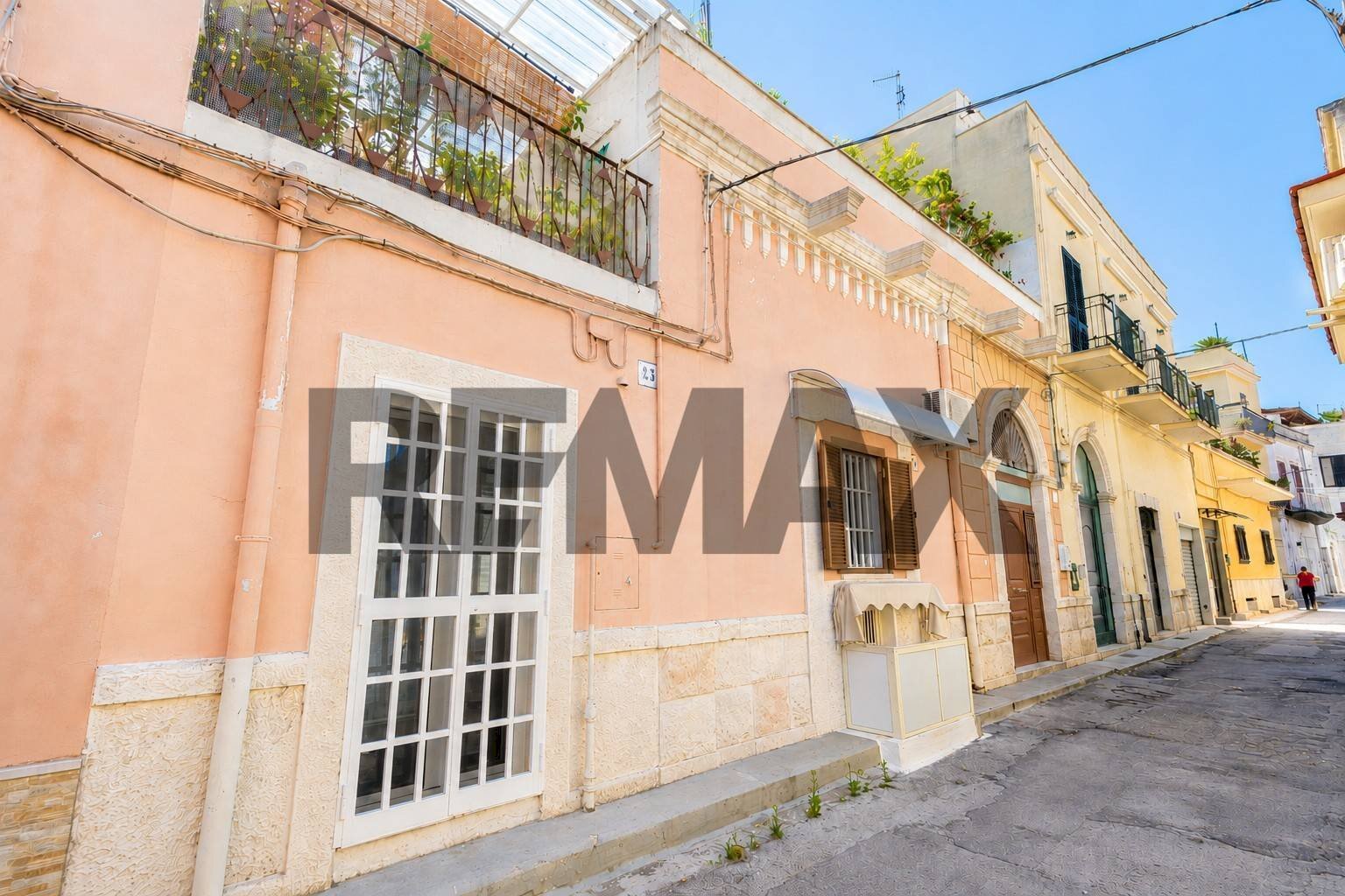 Edificio all\'aperto - Independent house Via Gioberti
39-41-43, Bari - photo 2