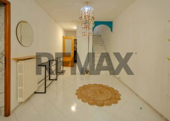 Scale - Independent house Via Gioberti
 
39-41-43, Bari - photo 1