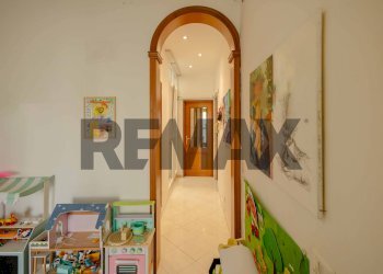Hall / corridoio - Independent house Via Gioberti
 
39-41-43, Bari - photo 4