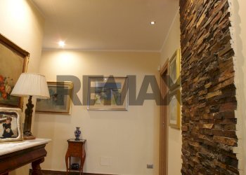 Hall / corridoio - Apartment Via Bartolomeo Augugliaro
 
1, Trapani - photo 26