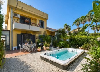 Piscina - Villa a Schiera Via Galatea
 
7, Aci Catena - foto 3
