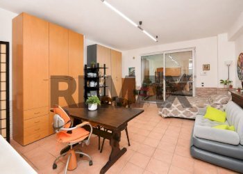 Sala da pranzo - Villa a Schiera Via Galatea
 
7, Aci Catena - foto 19