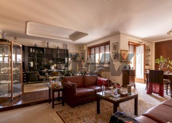 Sala da pranzo - Four-room apartment Via Giovanni Verga
 
13, Caltagirone - photo 1