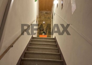 Scale - Bilocale Via Vittorio Veneto
 
82, San Michele di Ganzaria - foto 6