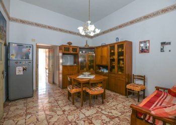 Sala da pranzo - Four-room apartment Via Ex Matrice
 
18, Caltagirone - photo 5