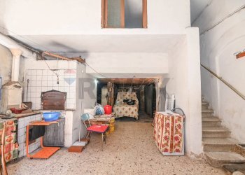 Scale - Four-room apartment Via Ex Matrice
 
18, Caltagirone - photo 21