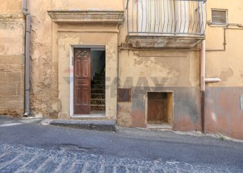 Edificio all\'aperto - Four-room apartment Via Ex Matrice
 
18, Caltagirone - photo 26