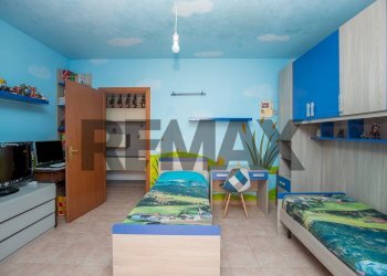 Camera / camera da letto - Trilocale Via San Girolamo
 
4, Acireale - foto 3