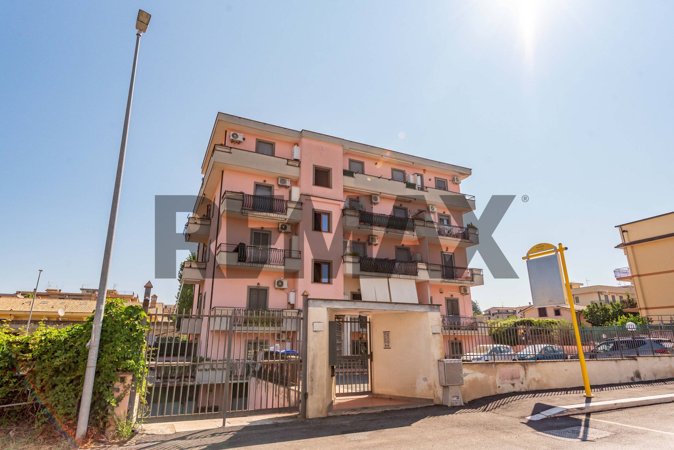 Edificio all\'aperto - Bilocale Via Del Torraccio
 
220, Roma - foto 1