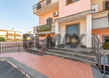 Edificio all\'aperto - Bilocale Via Del Torraccio
220, Roma - foto 4