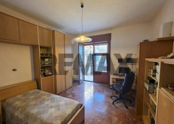 Camera / camera da letto - Four-room apartment via Vito Lembo
 
40, Salerno - photo 32