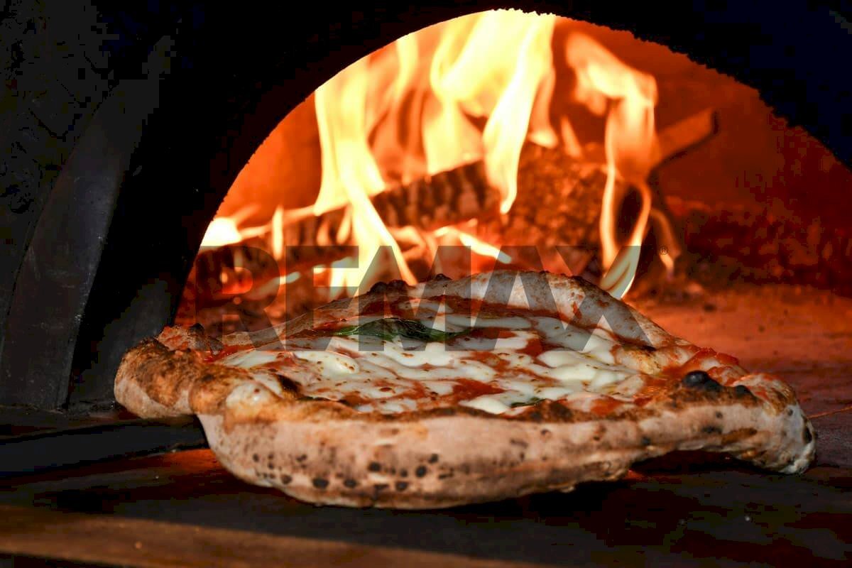 Dettagli - Locale Commerciale Piazza San Jacopino
 
30-31R, Firenze - foto 1