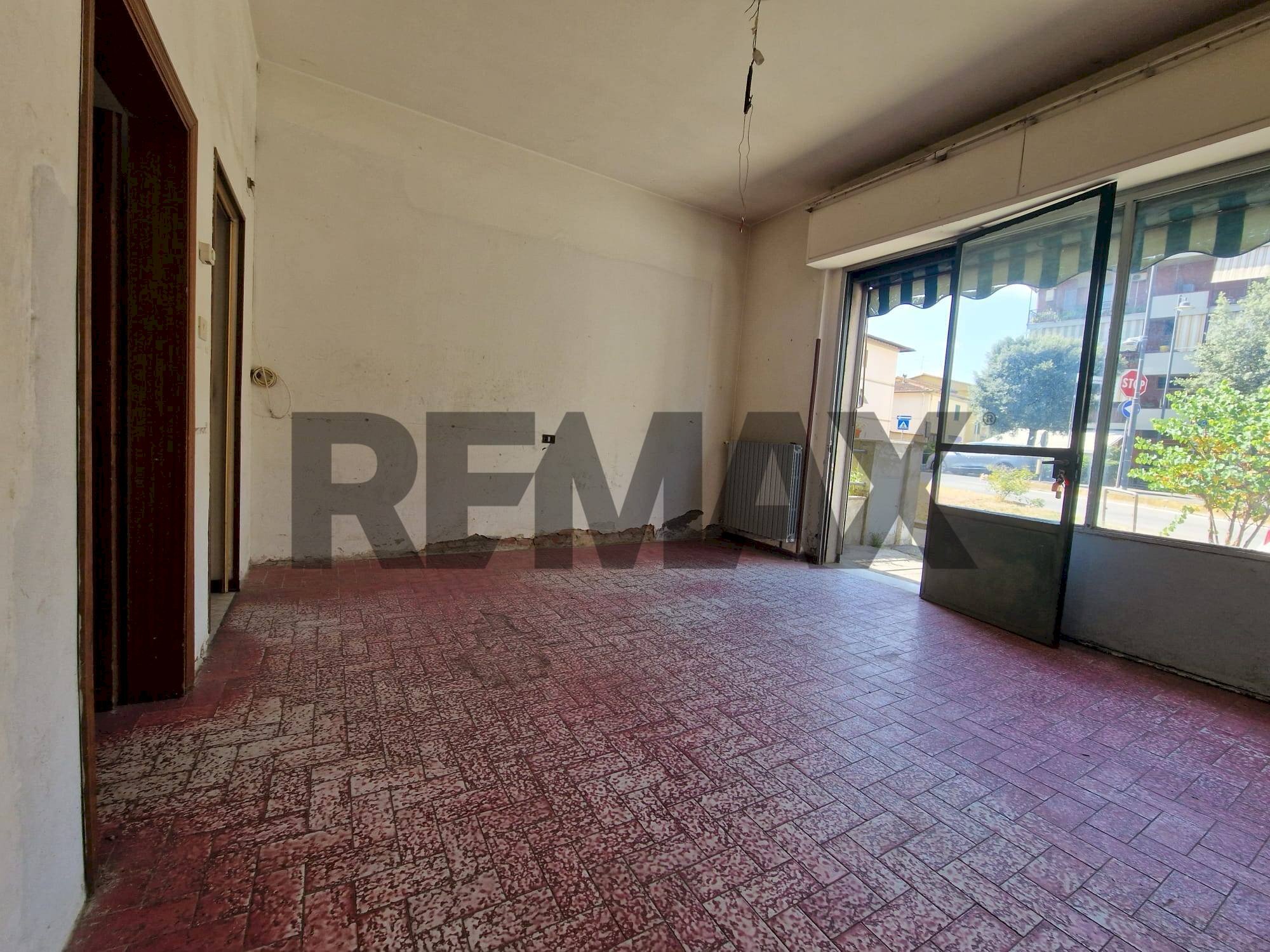 Stanza vuota - Commercial Premises Via XXIV MAGGIO
209/A, Lastra a Signa - photo 3