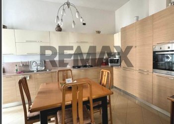 Sala da pranzo - Quadrilocale Piazza Fanteria
 
1, Mantova - foto 7