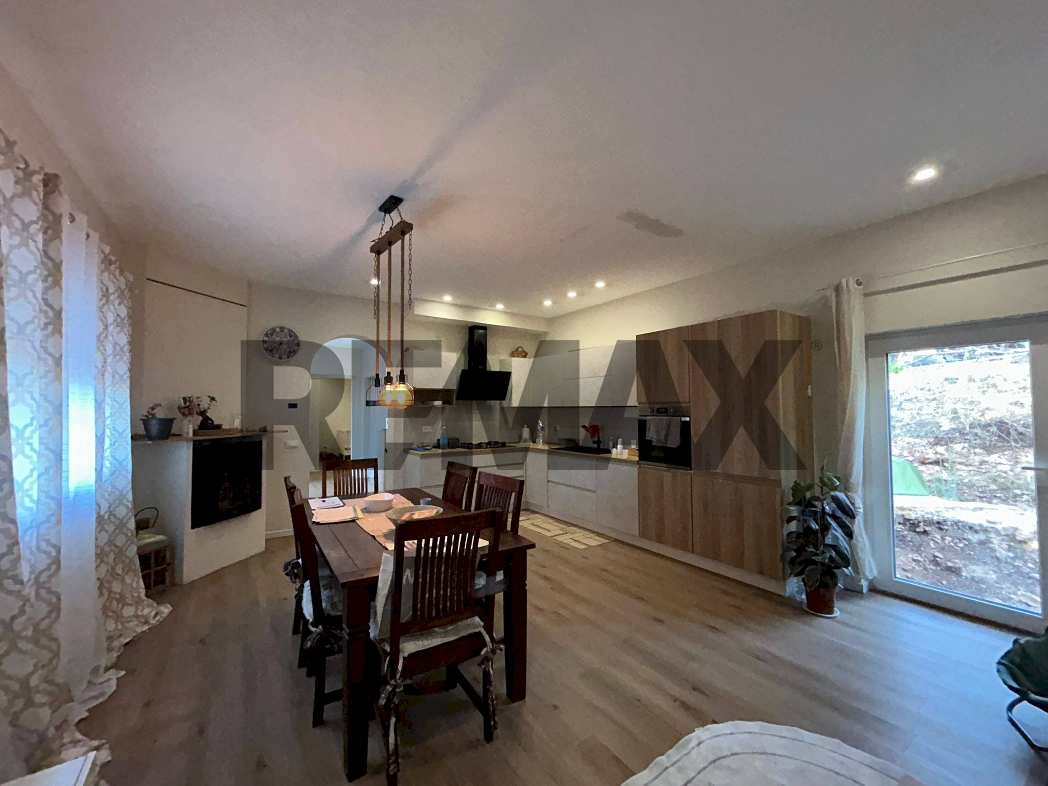 Sala da pranzo - Villa Contrada Bosco di Sopra
 
snc, Canicattini Bagni - foto 1