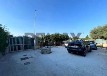 Edificio all\'aperto - Villa Contrada Bosco di Sopra
 
snc, Canicattini Bagni - foto 16