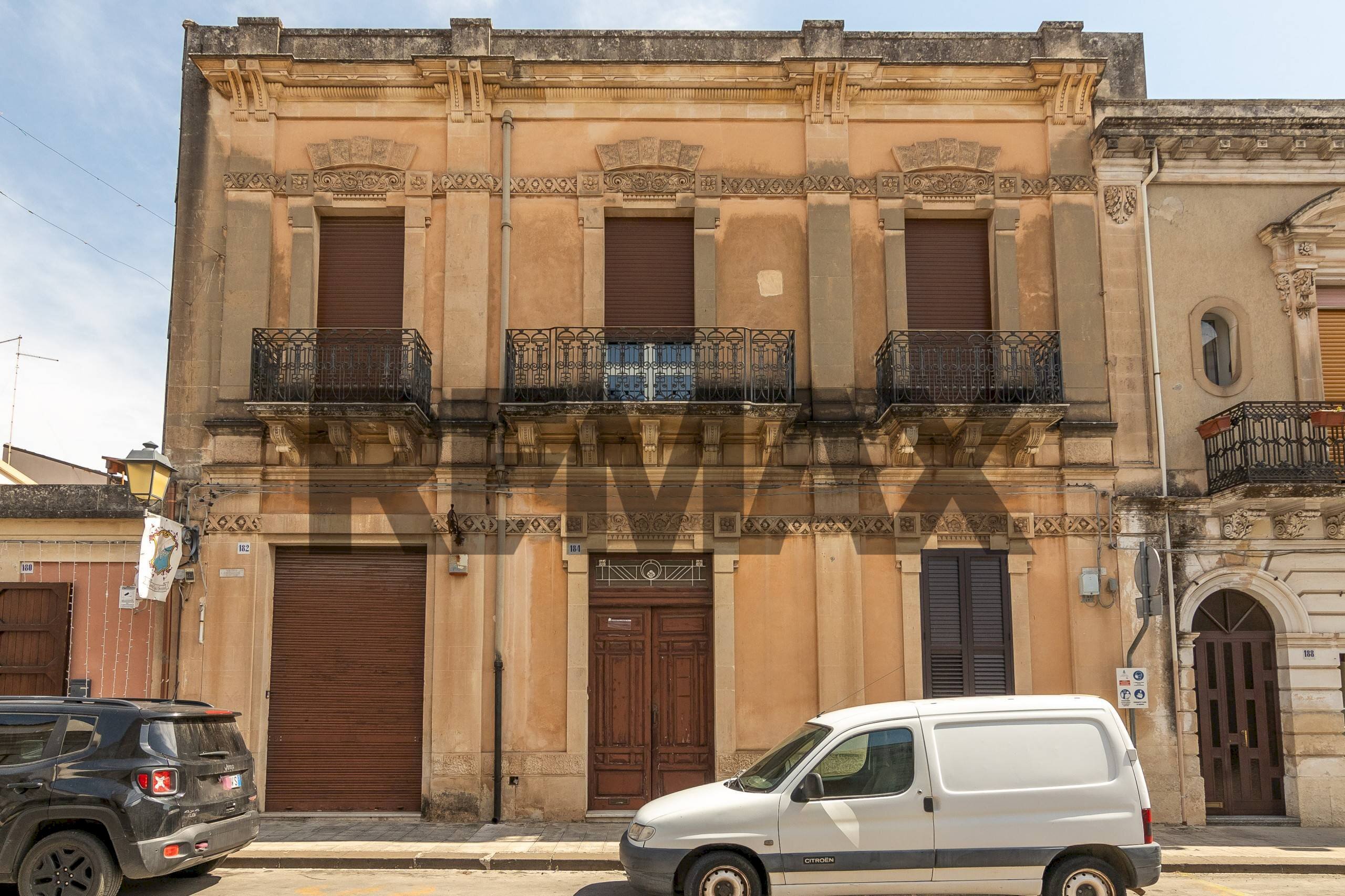Edificio all\'aperto - Casa indipendente via Vittorio Emanuele III
 
182 -184, Canicattini Bagni - foto 1