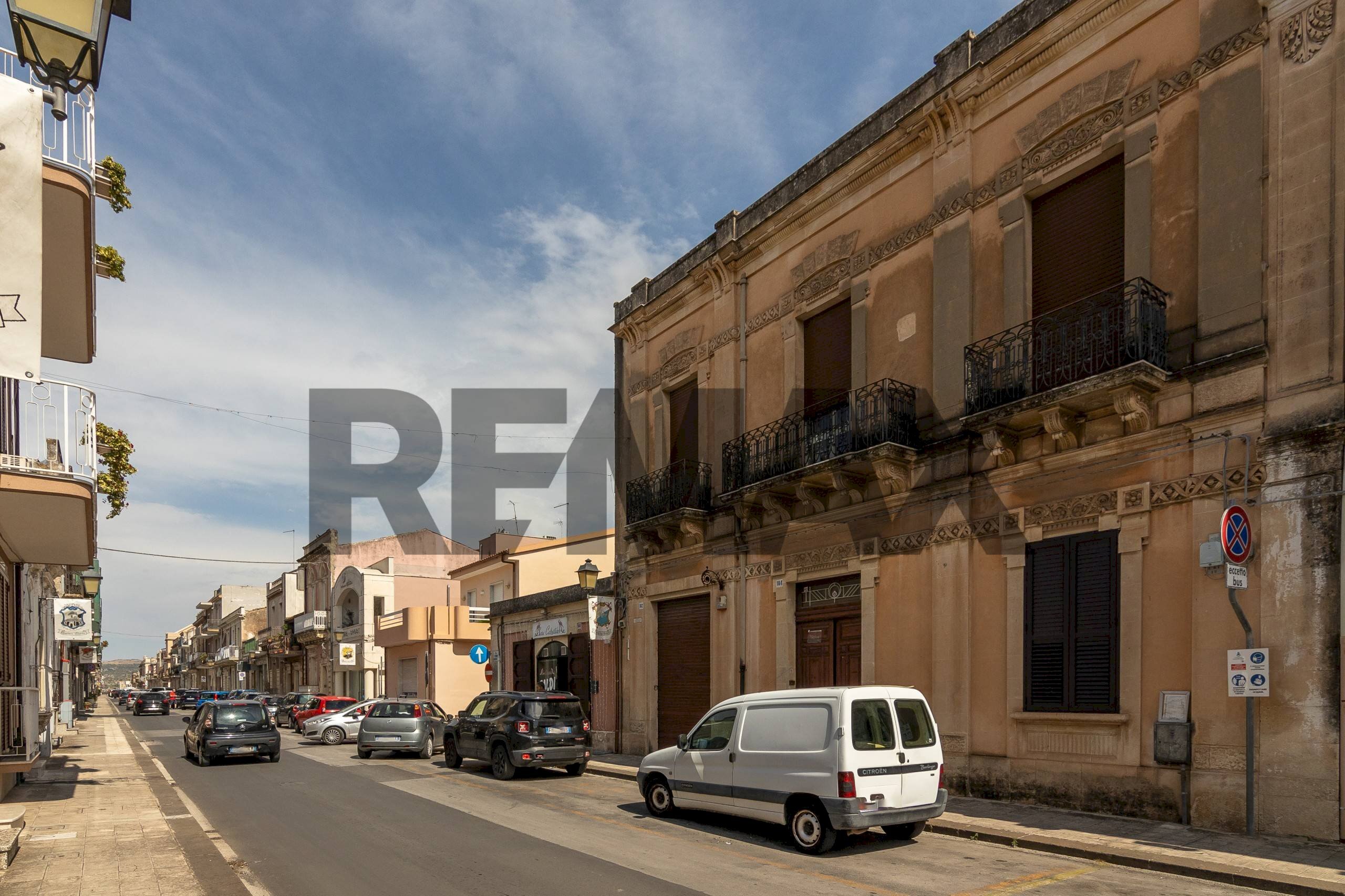 Edificio all\'aperto - Casa indipendente via Vittorio Emanuele III
182 -184, Canicattini Bagni - foto 3