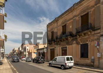 Edificio all\'aperto - Casa indipendente via Vittorio Emanuele III
 
182 -184, Canicattini Bagni - foto 3