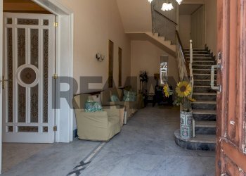 Scale - Casa indipendente via Vittorio Emanuele III
 
182 -184, Canicattini Bagni - foto 4
