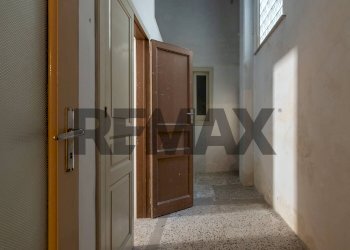 Hall / corridoio - Casa indipendente via Vittorio Emanuele III
 
182 -184, Canicattini Bagni - foto 11