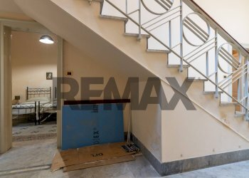 Scale - Casa indipendente via Vittorio Emanuele III
 
182 -184, Canicattini Bagni - foto 23
