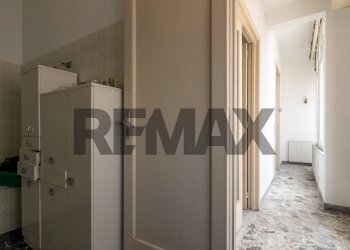 Hall / corridoio - Casa indipendente via Vittorio Emanuele III
 
182 -184, Canicattini Bagni - foto 37