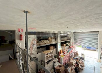Dispensa di stoccaggio - Commercial Premises Localià Cardolo
snv, Feroleto Antico - photo 6