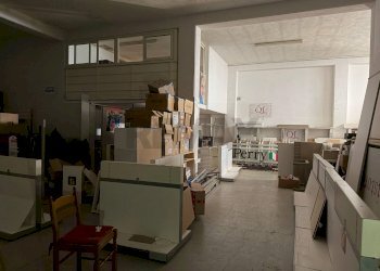 Dispensa di stoccaggio - Commercial Premises Localià Cardolo
snv, Feroleto Antico - photo 8
