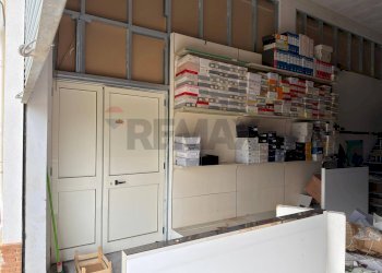 Dispensa di stoccaggio - Commercial Premises Localià Cardolo
snv, Feroleto Antico - photo 9