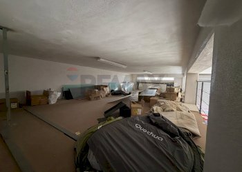 Camera / camera da letto - Commercial Premises Localià Cardolo
snv, Feroleto Antico - photo 13