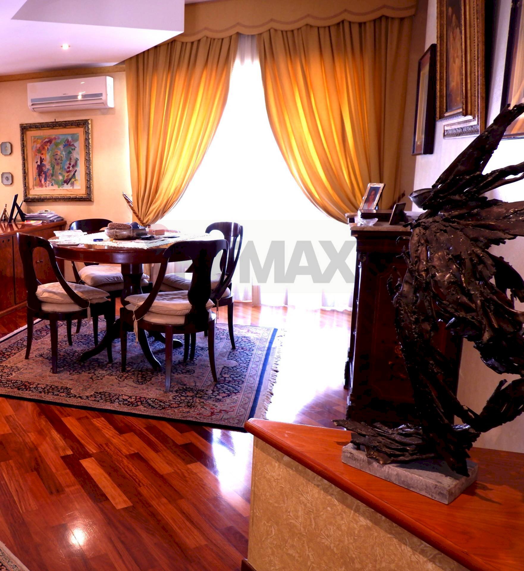 Sala da pranzo - Quadrilocale Via Petrarca
44, Caserta - foto 3