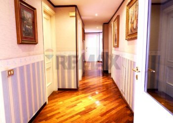 Hall / corridoio - Quadrilocale Via Petrarca
 
44, Caserta - foto 14