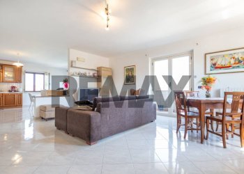 Sala da pranzo - Appartamento Via Accattapane
3, Corropoli - foto 95