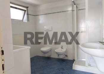Bagno - Semi-detached house Via Musil
 
4, Cesiomaggiore - photo 13