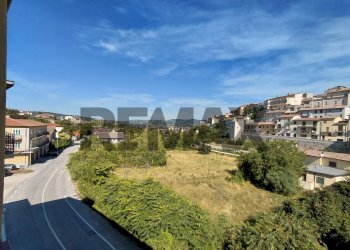 Edificio all\'aperto - Three-room apartment Via Matteotti
46, Gualdo Tadino - photo 2