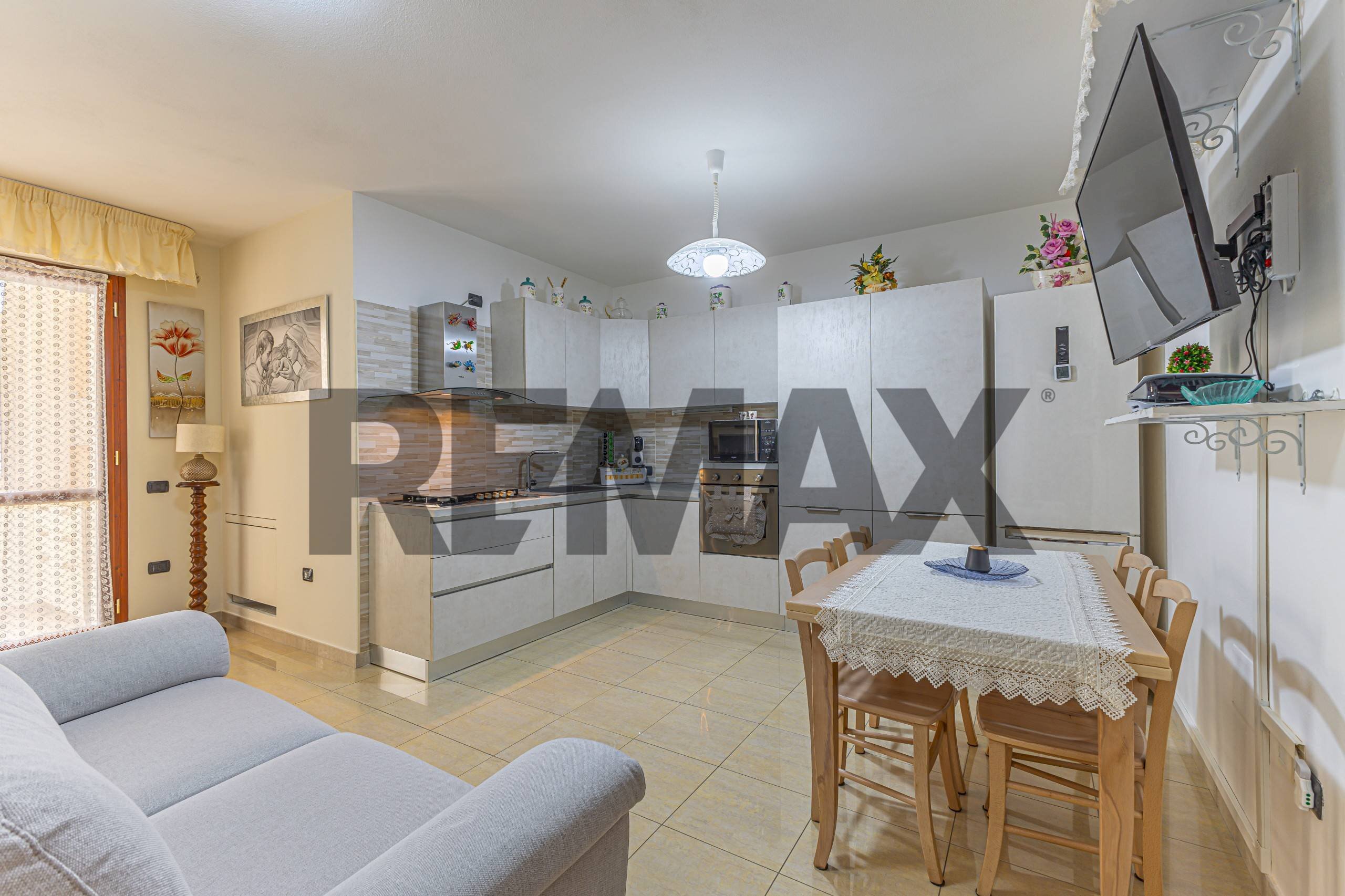 Sala da pranzo - Quadrilocale Via Gaetano Mariotti
 
10, Sassari - foto 1