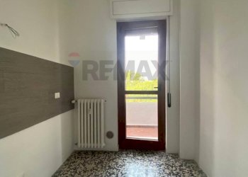 Stanza vuota - Two-room apartment Piazza Tirana
12, Milano - photo 4