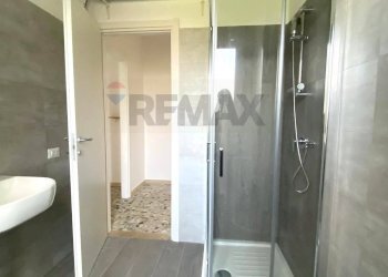 Bagno - Two-room apartment Piazza Tirana
12, Milano - photo 8