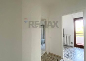 Stanza vuota - Two-room apartment Piazza Tirana
12, Milano - photo 10
