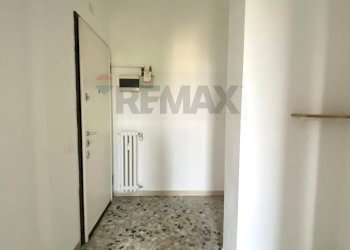 Hall / corridoio - Two-room apartment Piazza Tirana
12, Milano - photo 14