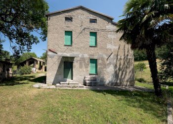ESTERNO PALAZZINA - Casa indipendente LOCALITA RIVIANO
1, Varano de' Melegari - foto 1