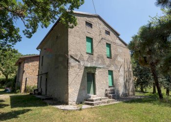 ESTERNO PALAZZINA - Casa indipendente LOCALITA RIVIANO
1, Varano de' Melegari - foto 3