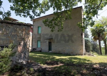 ESTERNO PALAZZINA - Casa indipendente LOCALITA RIVIANO
1, Varano de' Melegari - foto 8